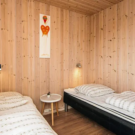 16 Person In L Kken * Norre Lyngby