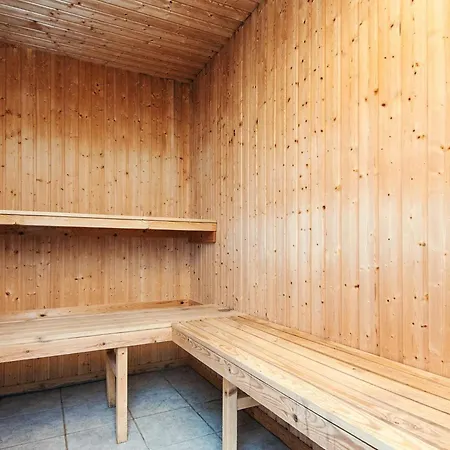 16 Person In Lokken-by Traum *