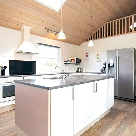 16 Person In Lokken-by Traum