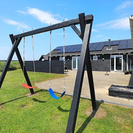 Сasa de vacaciones 16 Person In Lokken-by Traum