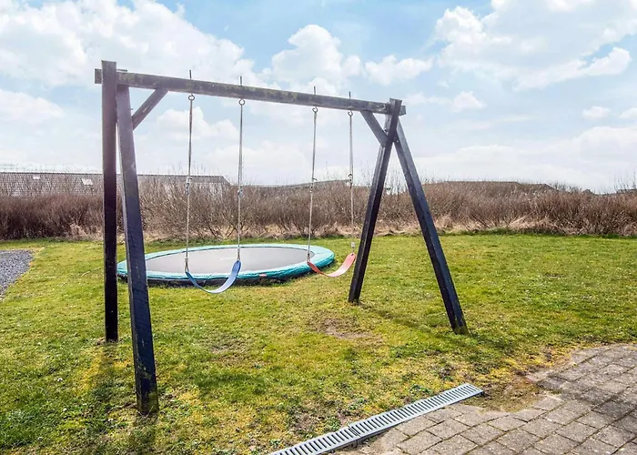 16 Person In Lokken-by Traum *