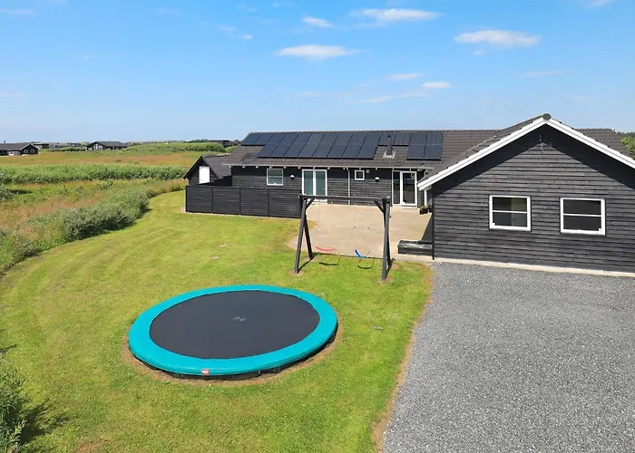 16 Person In Lokken-by Traum